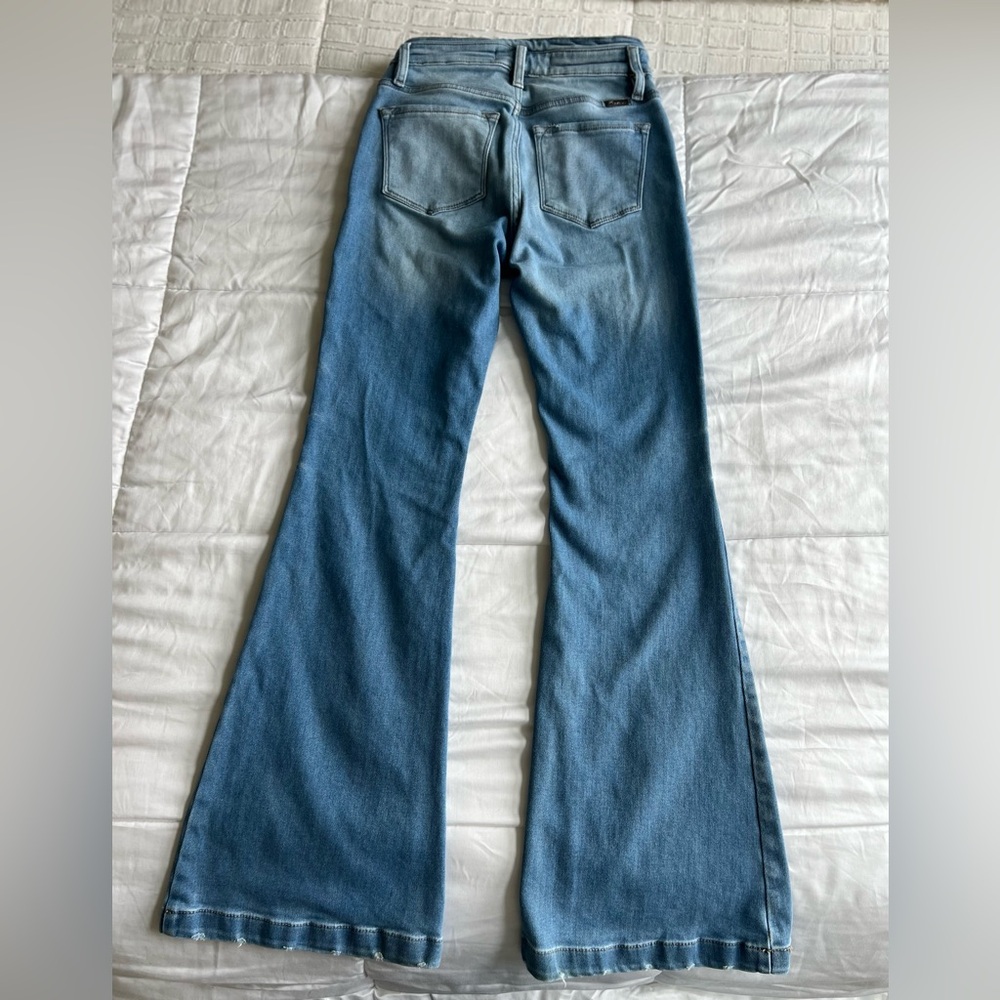 KanCan Gabriella High Rise Curvy Button Fly Flare Jeans Size 25 Light Wash - Picture 4 of 16